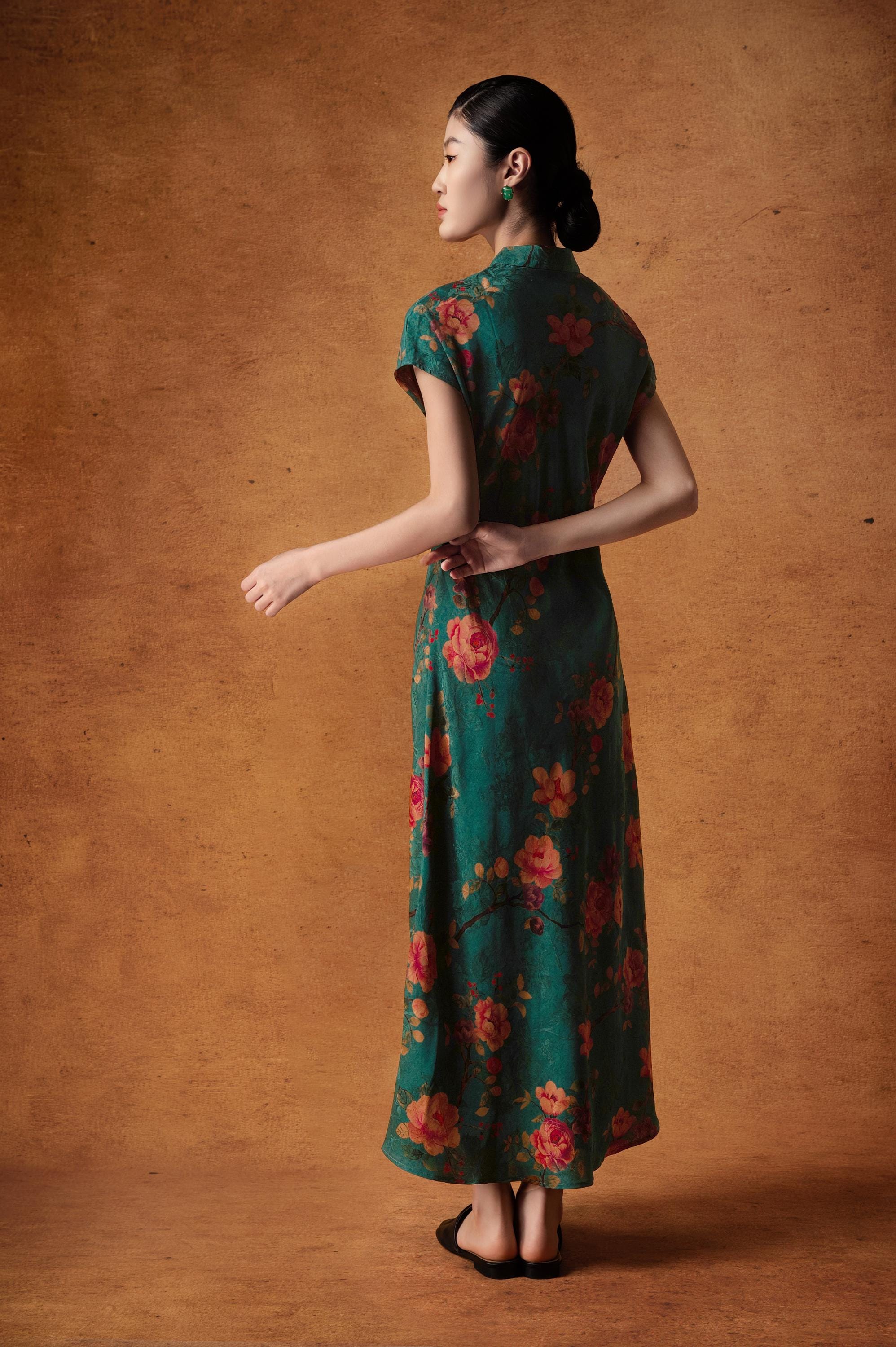 Elegant Hua Luo Blue Penoy Blossom Silk Silm Fit Dress, Traditional Cheongsam, 100% Mulberry Silk Naturally Dyed Side Slits, Made to Order