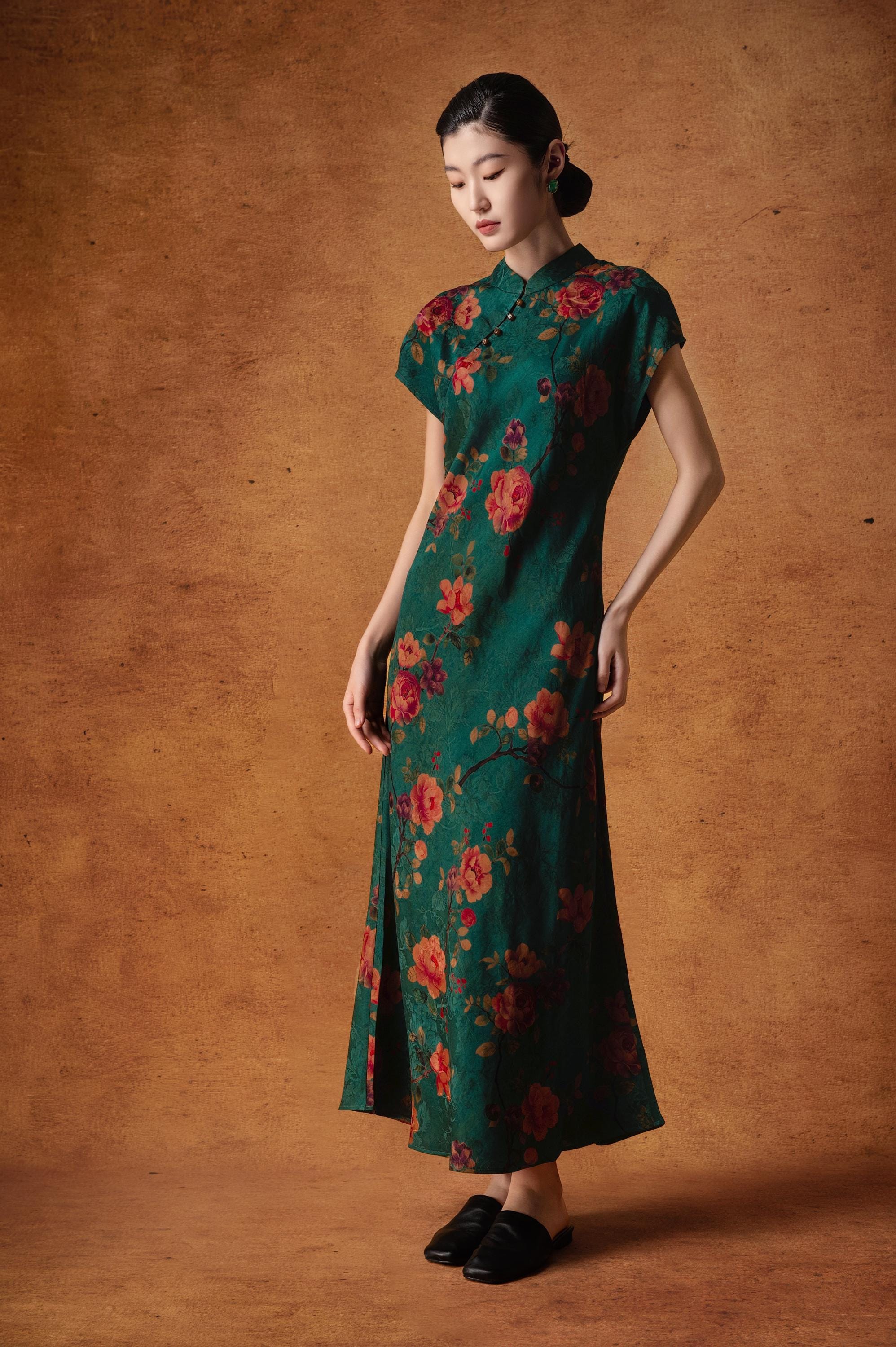Elegant Hua Luo Blue Penoy Blossom Silk Silm Fit Dress, Traditional Cheongsam, 100% Mulberry Silk Naturally Dyed Side Slits, Made to Order